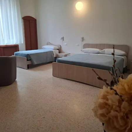 ベッド・アンド・ブレックファスト Lupi E Agnelli バーリ